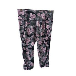 Livi Active Floral Camo Capri Leggings Lane Bryant poly/spandex  Size 14/16 EUC